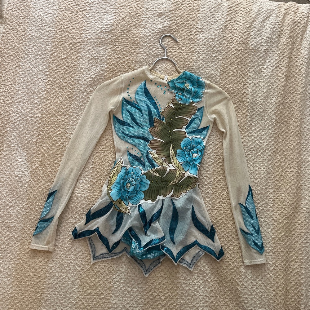 Custom girls rhythmic gymnastics leotard